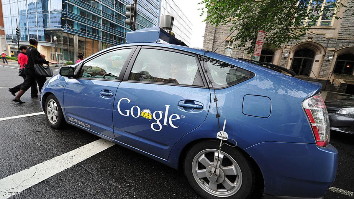 تهافت "جماهيري" على تجربة سيارات غوغل ذاتية القيادة 