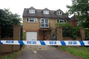 شرطة لندن تعتقل ثلاثة أشخاص بتهمة طعن فتاة حتى الموت 