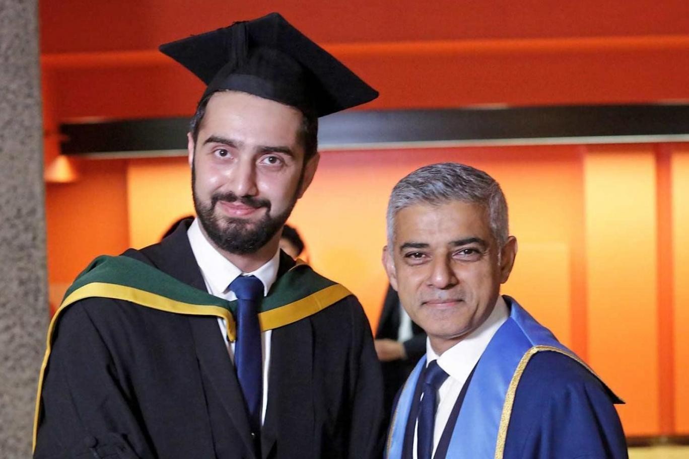 تخرج لاجئ سوري من كلية الطب في لندن بعد معاناة 10 سنوات والتنقل بين أربعة بلدان 