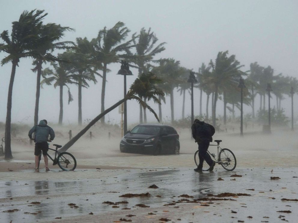 صحيفة ”الجارديان” : لنـدن لا تفعل ما يكفي لمساعدة أراضيها المتضررة من إعصار”إرما” 