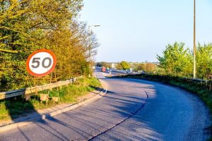 ما هي التعديلات الجديدة على حدود السرعة في بريطانيا التي تجعل السائقين أكثر ارتياحاً؟ 