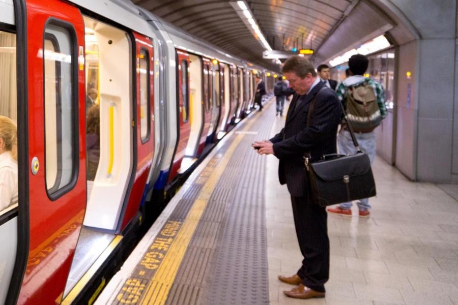 تمتع بأسرع انترنيت للهواتف المحمولة في مترو أنفاق لندن بحلول عام 2019 