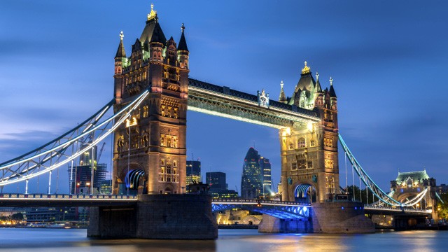 ماذا تعرف عن جسر لندن التاريخي؟ 