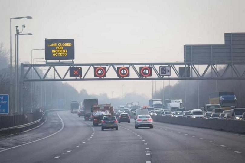 إحذر!! غرامات جديدة على السائقين الذين يخالفون قواعد الطرق السريعة في بريطانيا .. تعرف عليها .. 