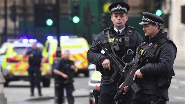 شرطة لندن: مقتل 3 مراهقين بعد أن دهستهم سيارة أثناء وقوفهم قرب محطة حافلات 