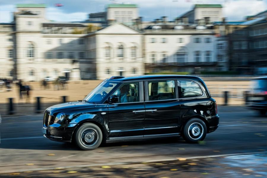 إنطلاق أول سيارة أجرة كهربائية جديدة في لندن 