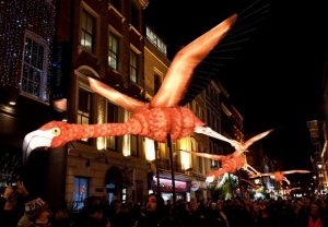 صور.. انطلاق مهرجان "الأضواء المبهرة" في لندن 