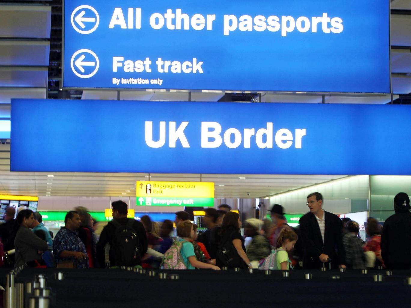 تيريزا ماي تخطط لإدراج الطلاب الأجانب في بريطانيا إلى قائمة المهاجرين 