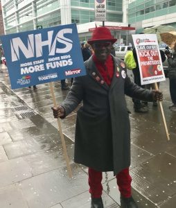 مظاهرات في لندن تدعو لإصلاح أزمة نظام الرعاية الصحية NHS 