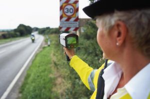 كل ما تريد معرفته عن كاميرات مراقبة السرعة في المملكة المتحدة 