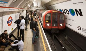عامل في مترو أنفاق لندن "الأندرغراوند" يكشف عن أسرار لتحسين الرحلات الخاصة بك 