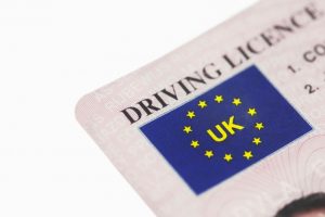 خمسة ملايين شخصاً عمرهم فوق 70 عاماً لديهم رخصة قيادة فعّالة في المملكة المتحدة 