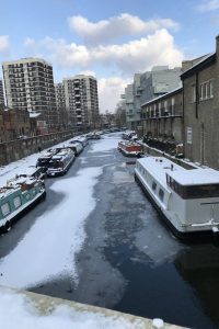 بالصور: تجمد حوالي 80% من المجاري المائية في لندن خلال الطقس الثلجي 