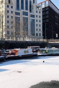 بالصور: تجمد حوالي 80% من المجاري المائية في لندن خلال الطقس الثلجي 