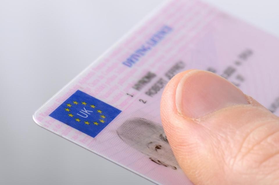 يواجه مليون بريطاني خطر سرقة الهوية بعد فقدان رخصة قيادتهم 