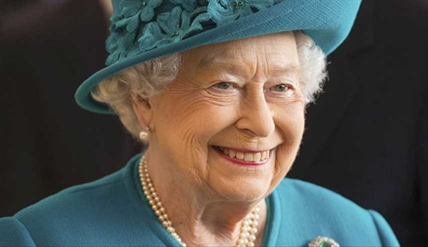 لماذا تحتفل ملكة بريطانيا بعيد ميلادها مرتين سنوياً؟ 