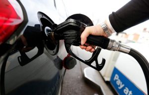 بعد ارتفاع أسعار البنزين في الشهر الماضي .. كيف يمكنك خفض التكاليف؟ 