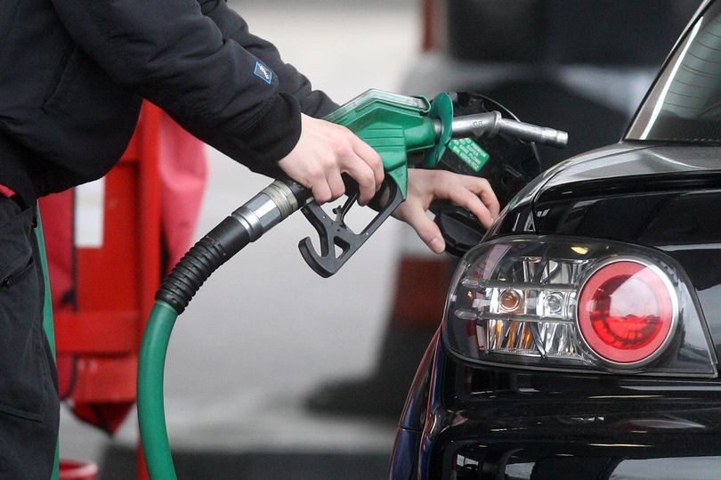 ارتفاع أسعار البنزين في مايو الماضي بوتيرة أسرع من أي وقت مضى خلال ثمانية عشر عام 