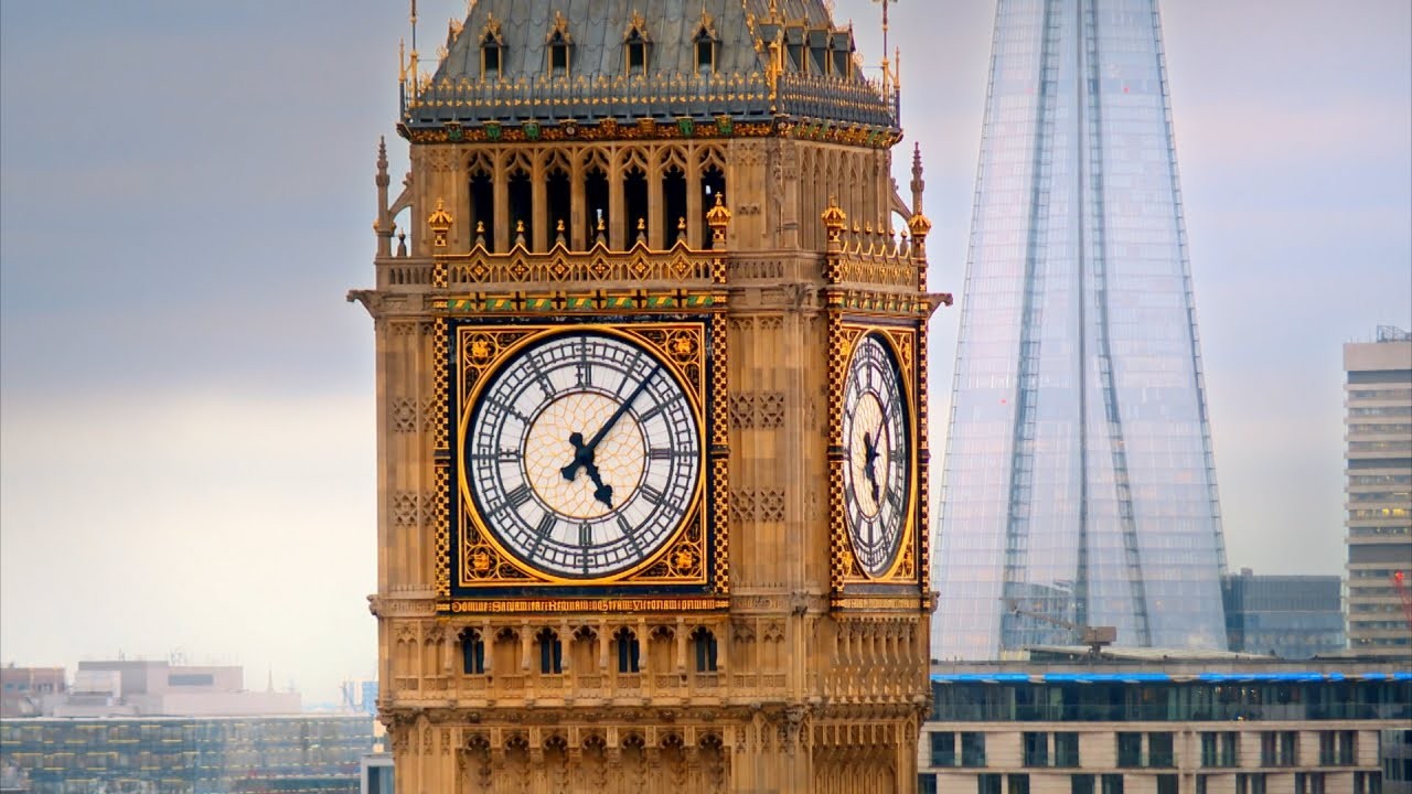في لندن الساعه كم برج لندن