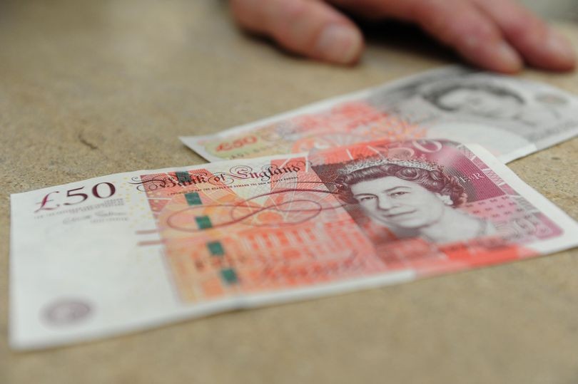 بنك انجلترا يؤكد أن عملة الخمسون جنيه استرليني الورقية ستبقى جزءاً من الهوية البريطانية 