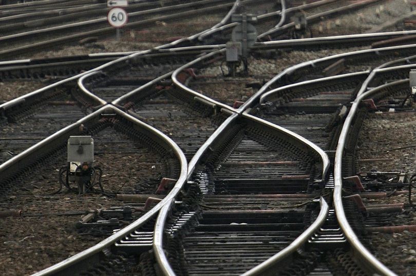 120 ألف شخص يوقعون على عريضة تطالب بعودة السكك الحديدية إلى الملكية العامة 