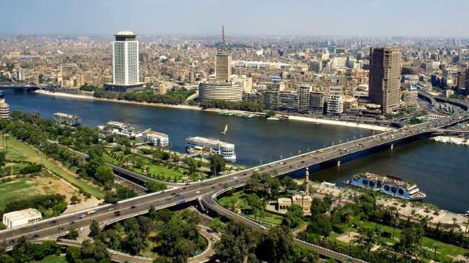 دبي للاستثمار تبحث إقامة مجمع استثماري متكامل في مصر 