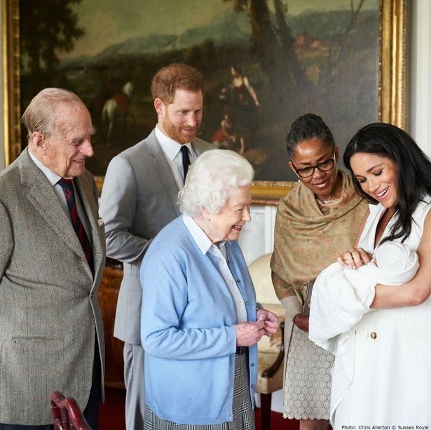 الأمير هاري وميغان ماركل يكشفان عن اسم طفلهم الملكي الجديد 