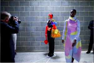 بالصور: أزياء صديقة للبيئة مبتكرة من طلبة الكلية الملكية للفنون في لندن 