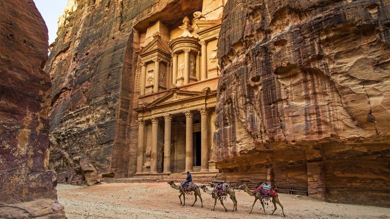 توقعات بارتفاع أعداد السياح المتجهين إلى الأردن خلال العام الجاري 