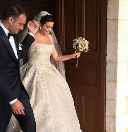 شاهد بالصور: ملكة جمال لبنان تدخل القفص الذهبي 