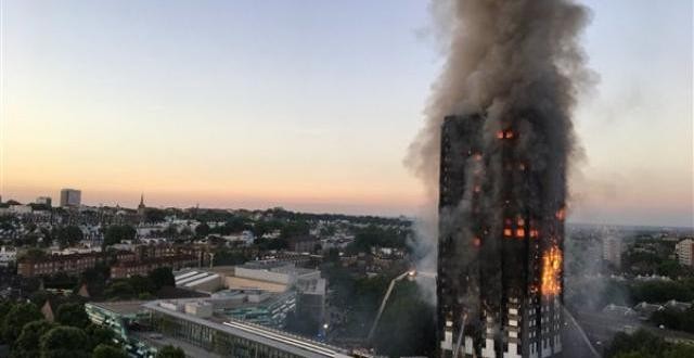 حريق في أحد مباني منطقة نوتينج هيل في لندن 