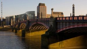 بالصور: أسرار أشهر 10 جسور في لندن 