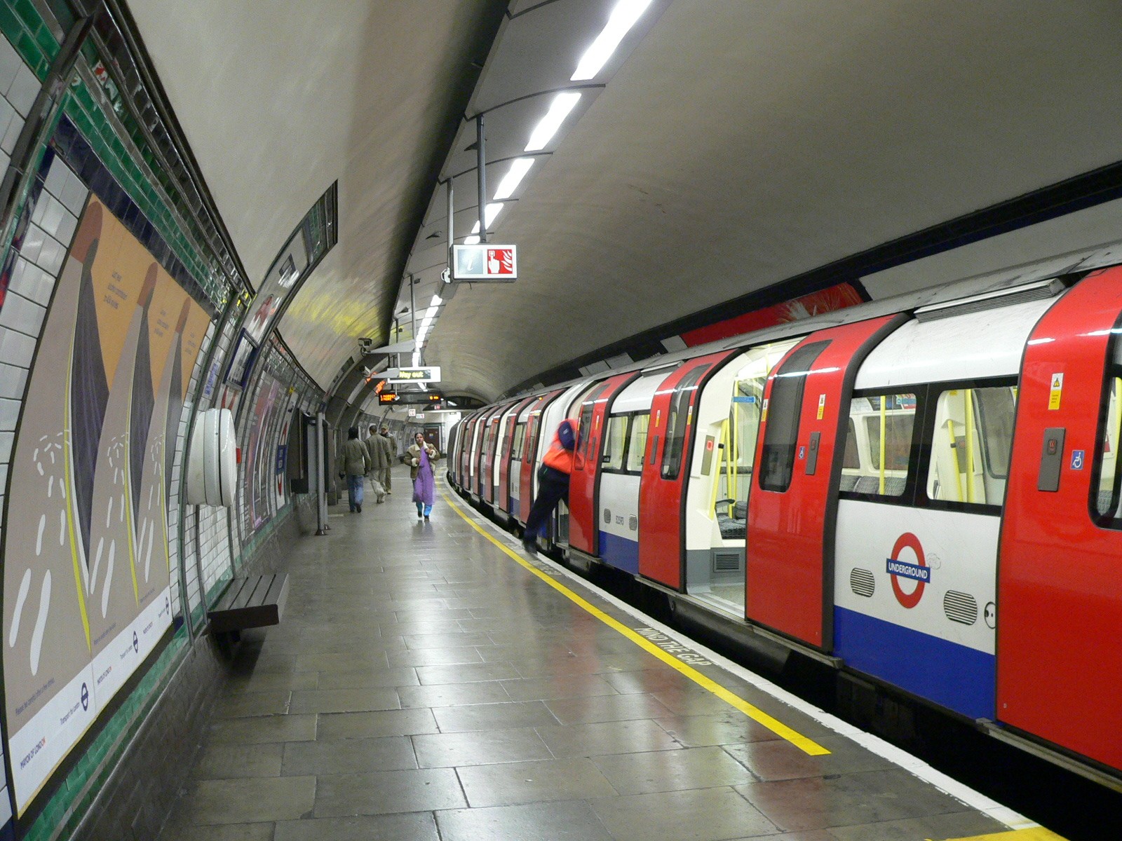أنفاق قطار لندن تشهد ارتفاعاً في حالات الاعتداء والتحرش الجنسي المبلغ عنها 
