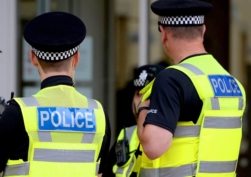 الشرطة البريطانية تلقي القبض على عصابة استولت على 26 مليون إسترليني من المشاهير 