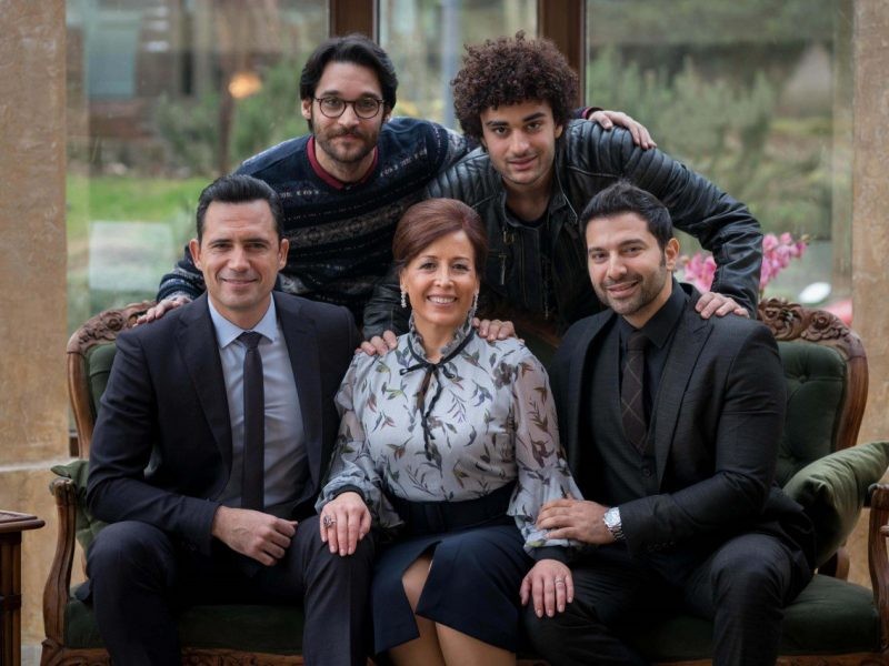 ما الذي سيحلّ بعائلة الضاهر في مسلسل عروس بيروت؟ 