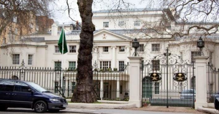 السفارة السعودية تنقذ 3 من مشاهير مواقع التواصل الاجتماعي من التوقيف في لندن 
