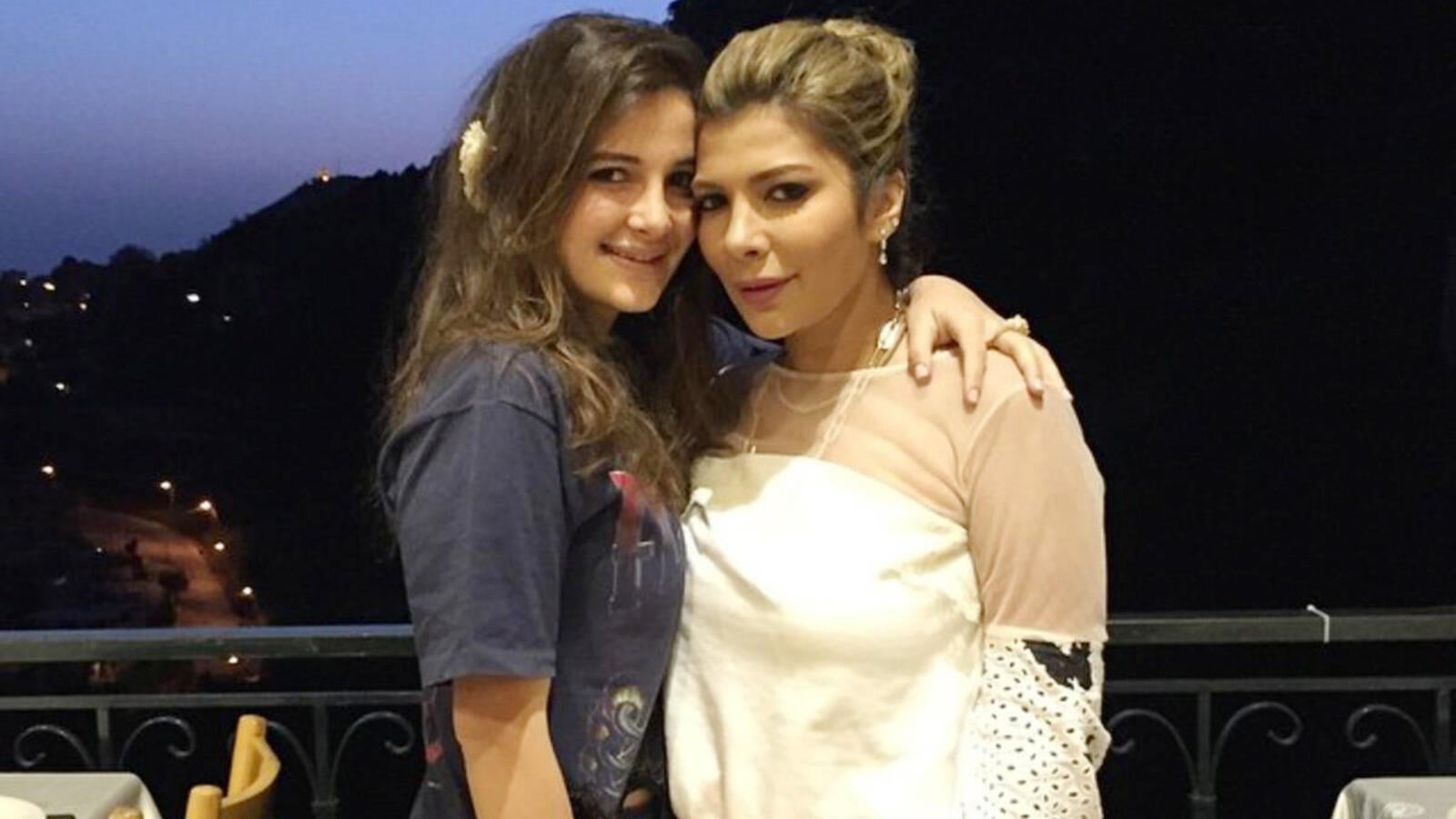 شام الذهبي ابنة أصالة نصري تدعم والدتها بعد إعلان خبر طلاقها 