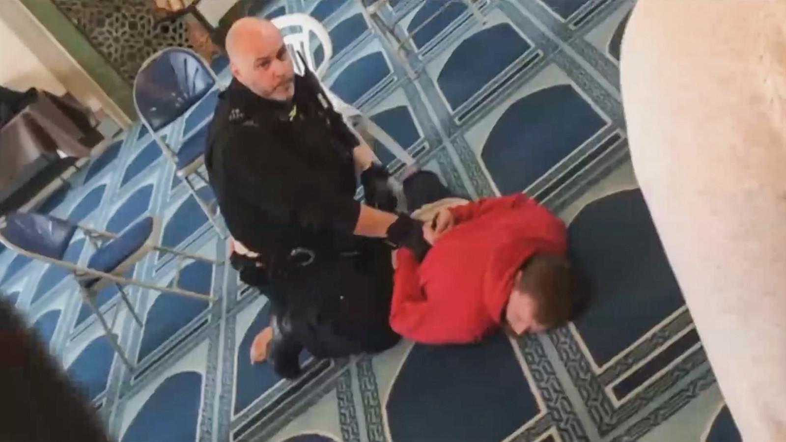 الشرطة البريطانية تعتقل رجلاً طعن مؤذن مسجد لندن المركزي 