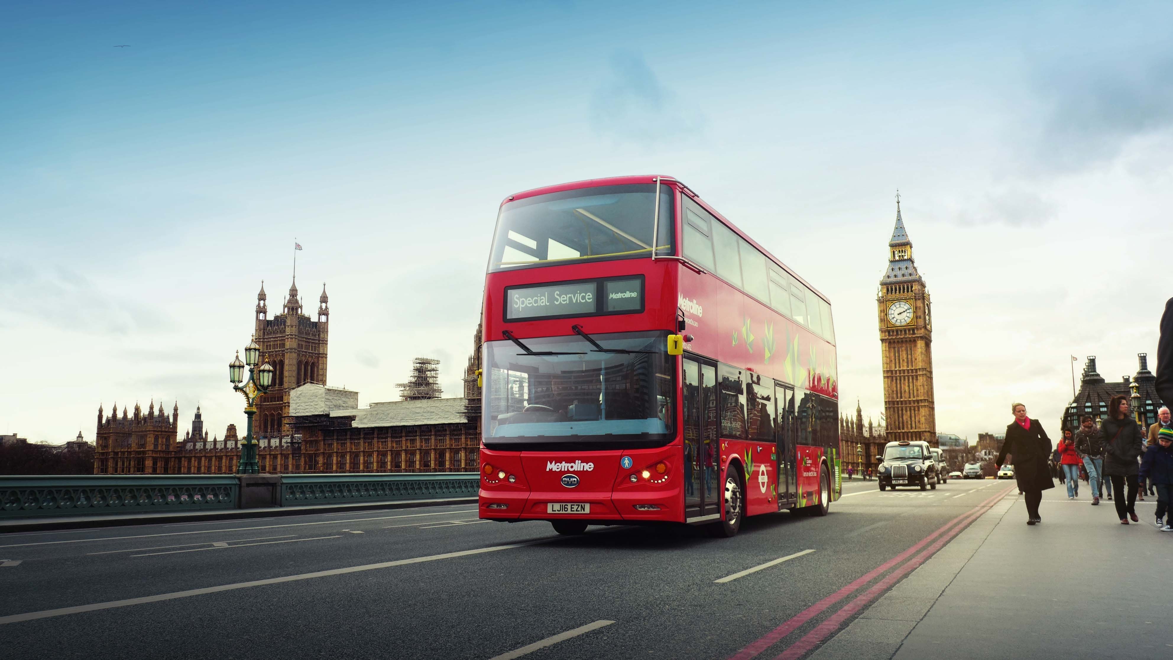 لندن تعزز إجراءات الوقاية من فيروس كورونا في الحافلات بعد وفاة 9 سائقين 