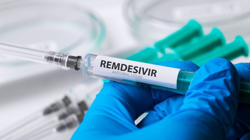 بدء استخدام عقار "ريمديسيفير" لعلاج الحالات غير الحرجة لفيروس كورونا في بريطانيا 