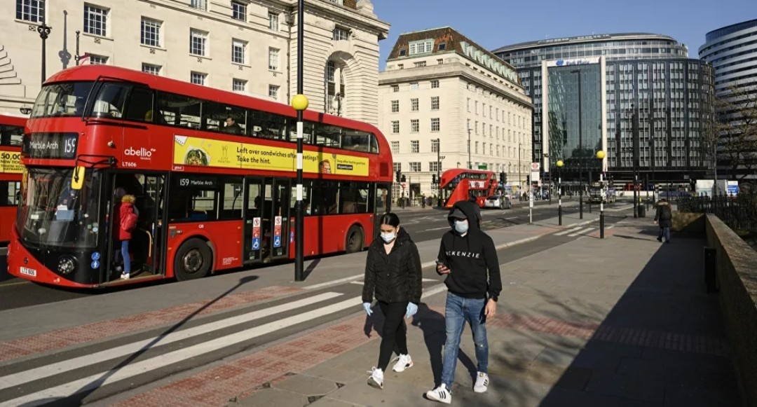 "في لندن" حوادث البصق على سائقي الحافلات تثير الزعر 
