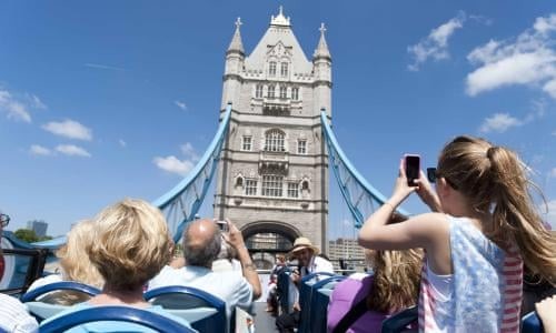 خسائر قطاع السياحة البريطاني قد تصل الى 150 مليار جنيه استرليني 