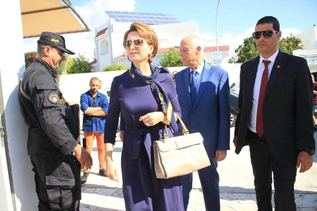 صورة لزوجة الرئيس التونسي في أول ظهور لها تشغل وسائل الاعلام 