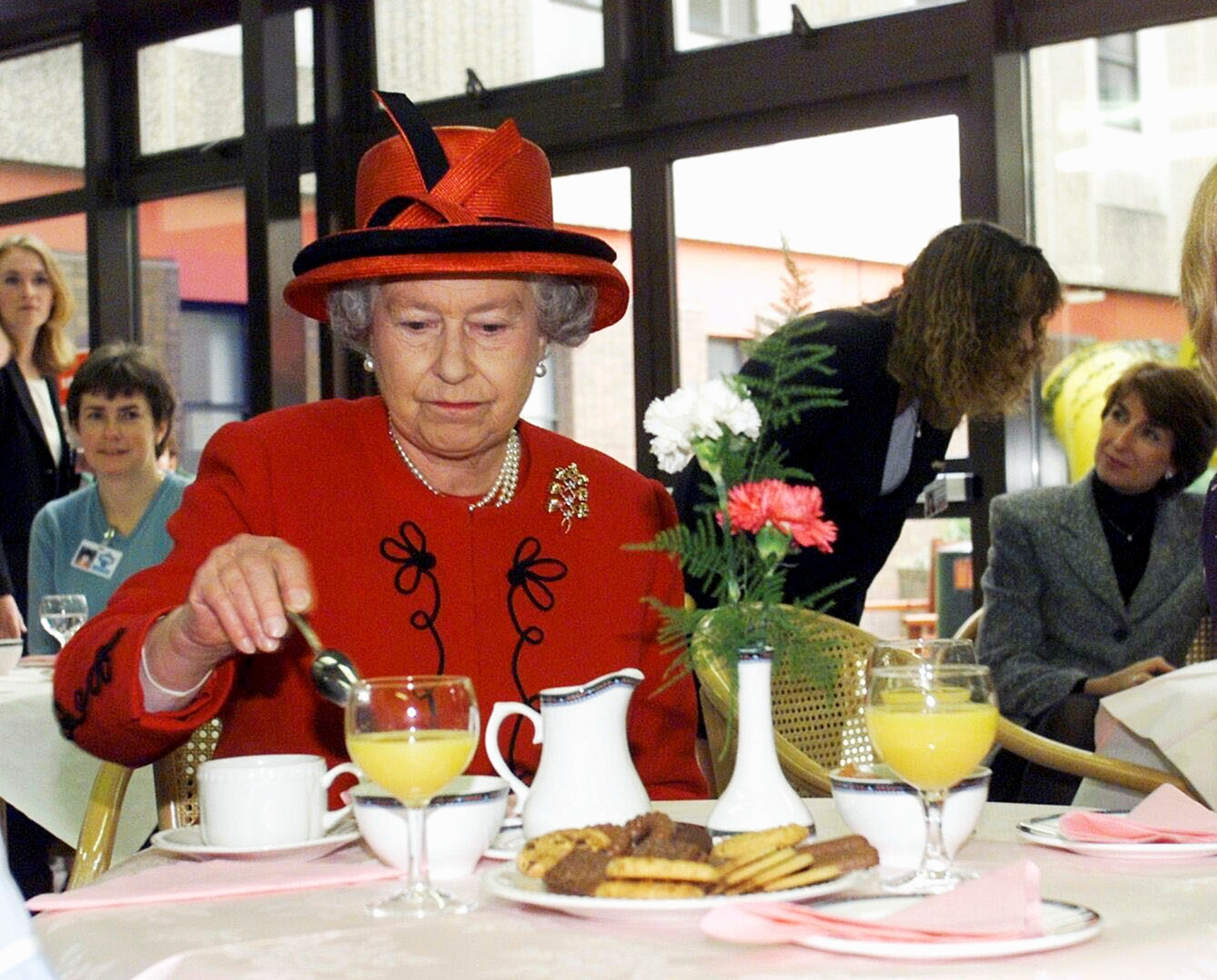 طاهي الملكة اليزابيث يكشف الطبق المشهور التي لم تكن تتناوله 