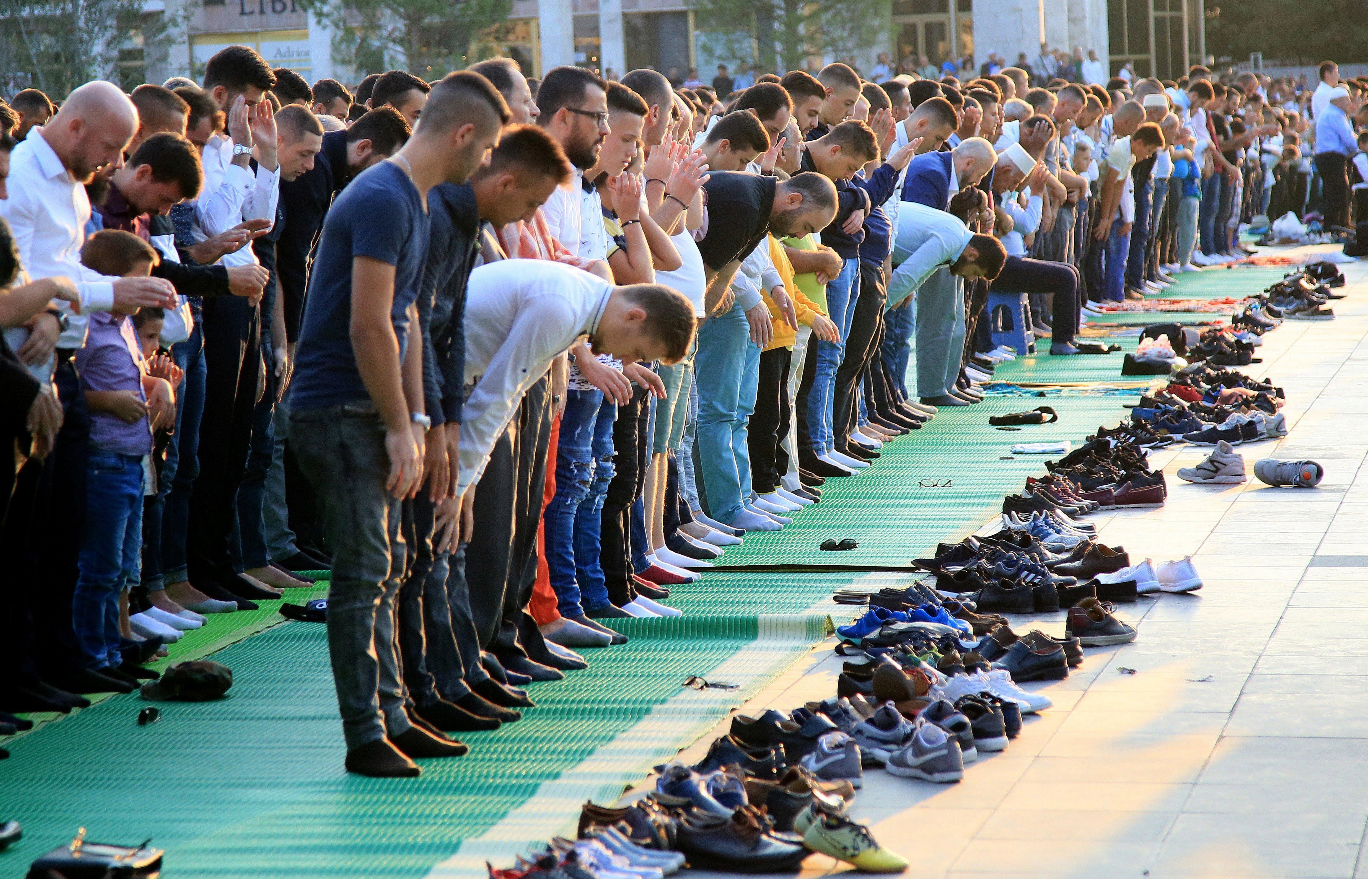 مسلمون بريطانيون غاضبون من اجراءات حكومية عشية عيد الاضحى 
