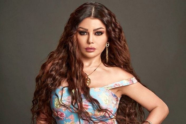 كانت وما زالت جميلة! هيفاء وهبي تظهر بفيديو قديم لها خلال حفل تتويج ملكات جمال لبنان 