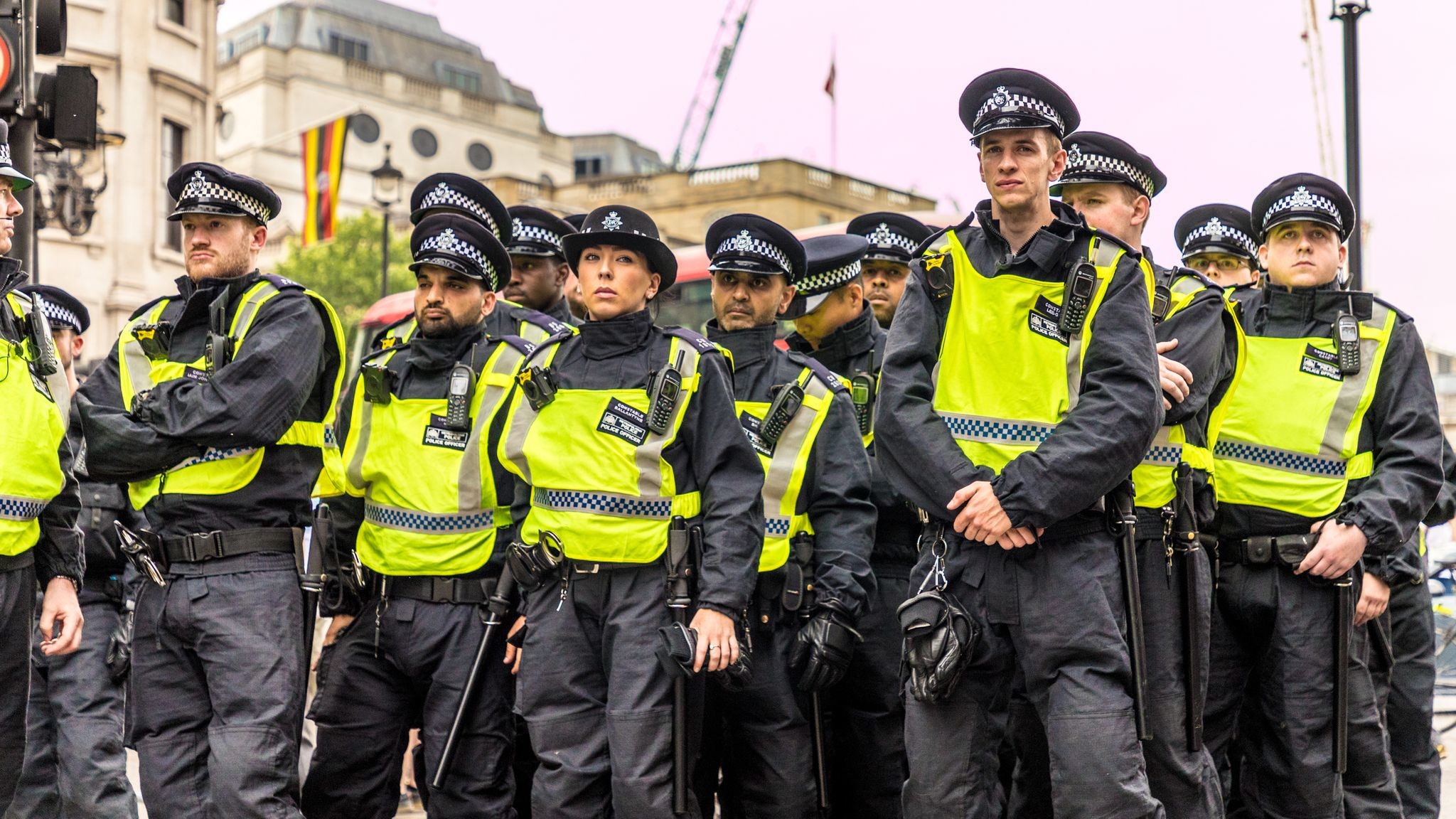 مقتل شرطي بريطاني في لندن .. واعتقال مُطلق النار الذي أصاب نفسه 