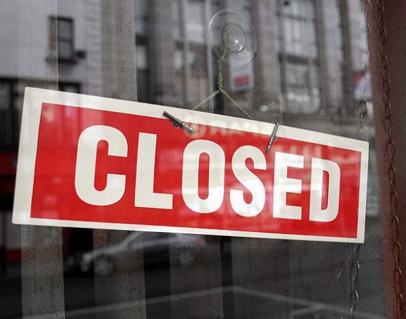 فيروس كورونا يدفع إغلاق المتاجر إلى رقم قياسي جديد 