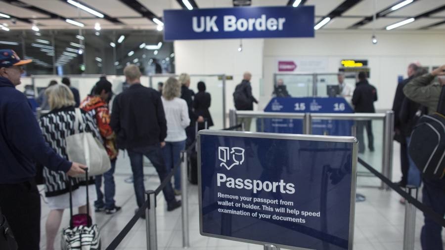 الحكومة البريطانية تعتزم تطبيق إجراءات مُشدّدة لمكافحة ظاهرة التهريب واللجوء غير الشرعي إلى أراضيها 