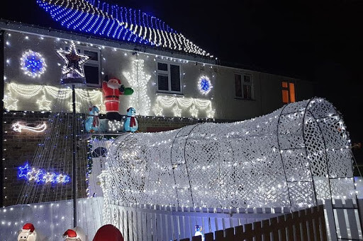 بيت في ويست درايتون يحتفل بالكريسماس  بأكثر من ثمان ألاف مصباح 